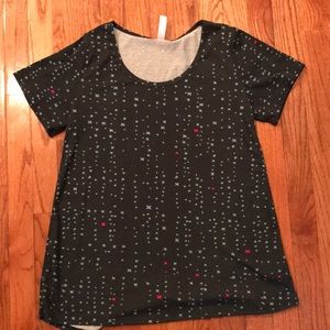 LulaRoe Medium Classic T